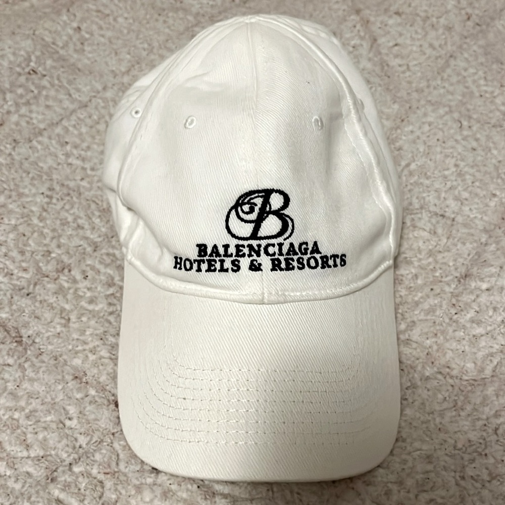 NWOT Balenciaga Resort Cap